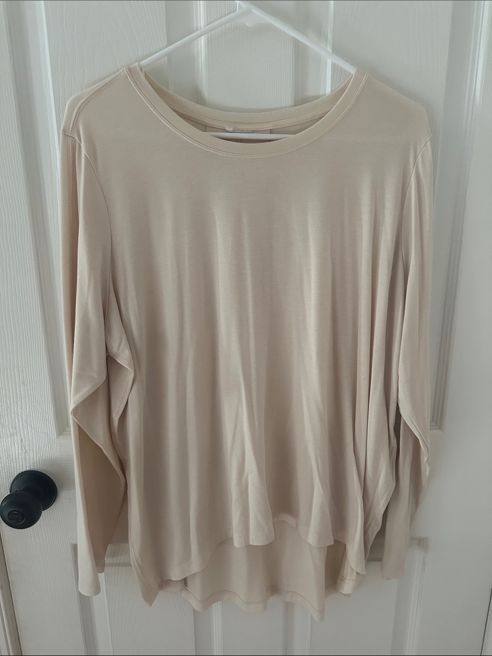 Athleta Lightweight Cream Long-Sleeve Tee